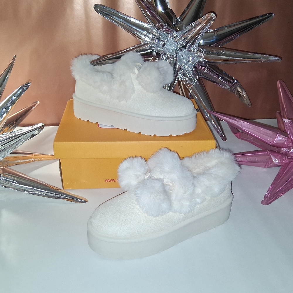 Rouge Helium White Faux Suede Fur Platform Slippers Size 9 Y2K Chunky